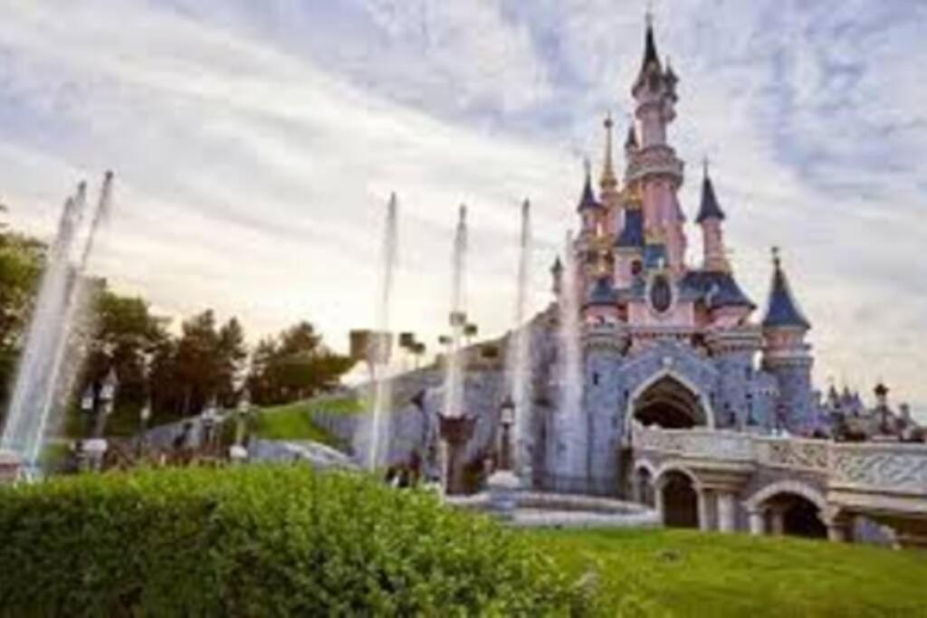 Crystal Apartment Disneyland Bmyguest Монтеврен Экстерьер фото